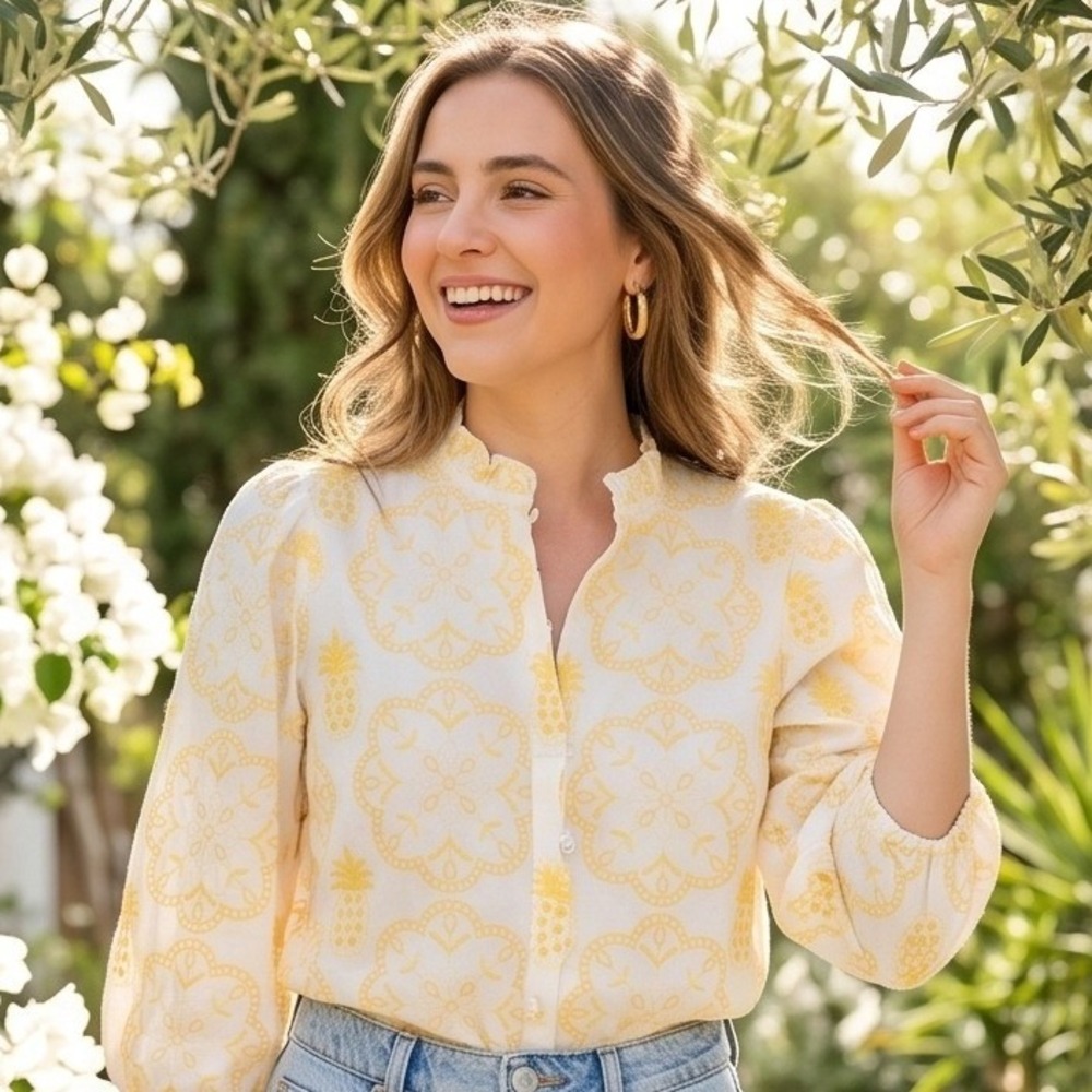 Kindred M Pineapple Eyelet Embroidery Button Up Blouse White Yellow Medium NWT